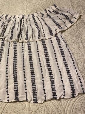White and Black Off The Shoulder Short Sleeve Top Maurice’s Sz S